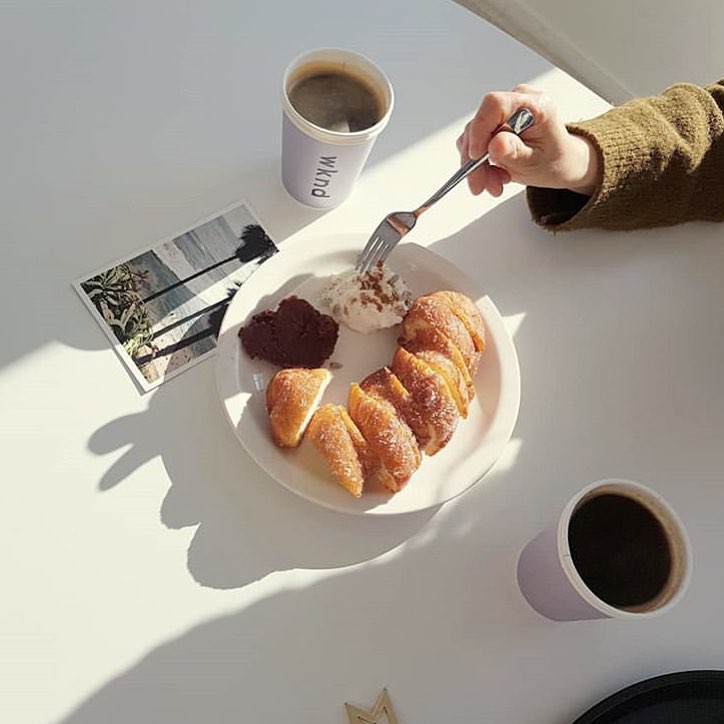 首爾 首爾cafe 望理團街 梨泰院 弘大 打卡cafe 網紅cafe 首爾打卡cafe 首爾網紅cafe wknd Lounge 위크앤드라운지 極簡cafe 首爾極簡cafe 仁川極簡cafe 仁川cafe