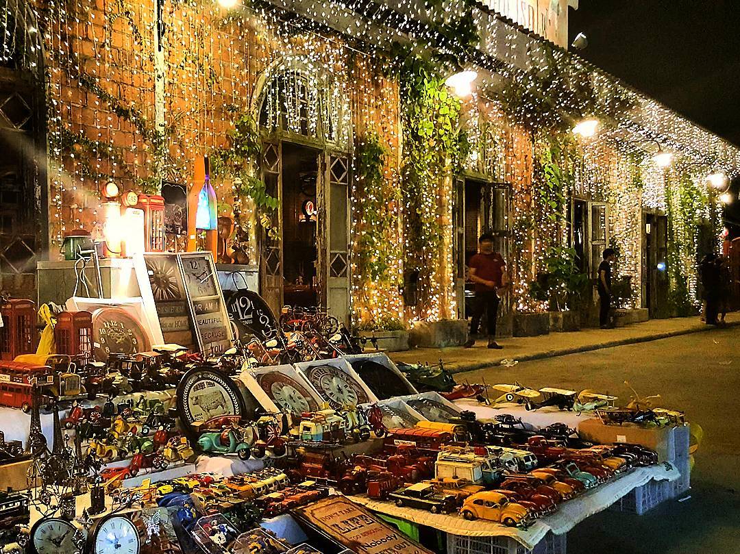 越夜越熱鬧!曼谷必逛十大夜市!(前篇) Srinakarin Train Night Market (席娜卡琳火車夜市)