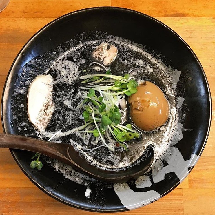 心齋橋拉麵 道頓堀拉麵 ぼっこ志 焦がし鶏白湯拉麵(800円)【大阪深夜美食】大阪道頓堀深夜營業拉麵店6選!