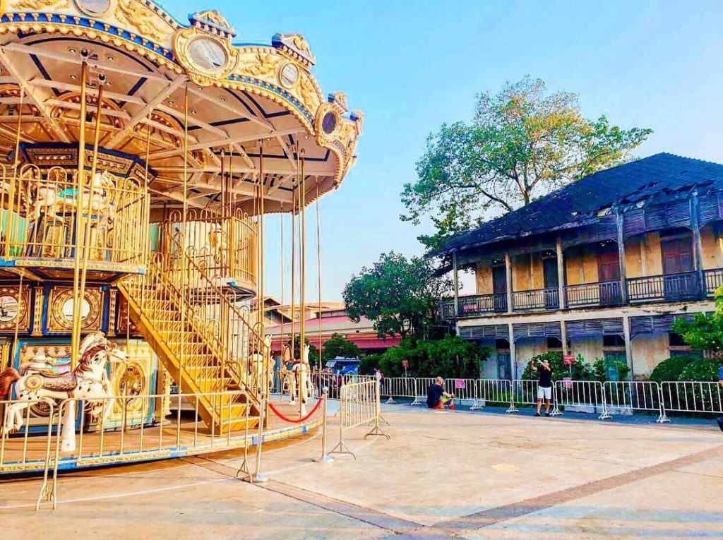曼谷河濱夜市 asiatique 河濱夜市 曼谷河濱夜市美食 曼谷河濱夜市交通 河濱夜市的開放時間 河濱夜市裡必買推薦 河濱夜市的必吃 河濱夜市必吃美食
BTS Saphan Taksin站 Sathorn Pier 沙吞瑪頭免費接駁船