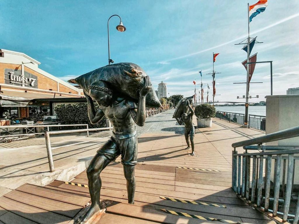 曼谷河濱夜市 asiatique 河濱夜市 曼谷河濱夜市美食 曼谷河濱夜市交通 河濱夜市的開放時間 河濱夜市裡必買推薦 河濱夜市的必吃 河濱夜市必吃美食
BTS Saphan Taksin站 Sathorn Pier 沙吞瑪頭免費接駁船