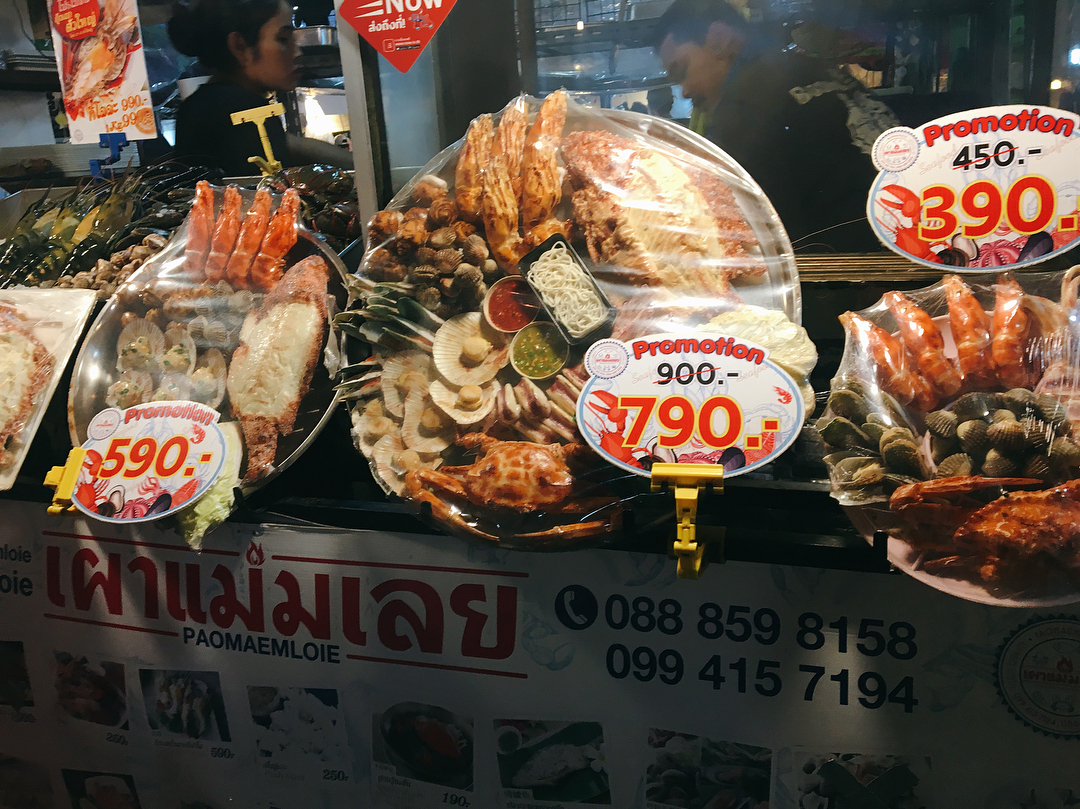 越夜越熱鬧！曼谷必逛十大夜市！(前篇) Ratchada Train Night Market (拉差達火車夜市)
