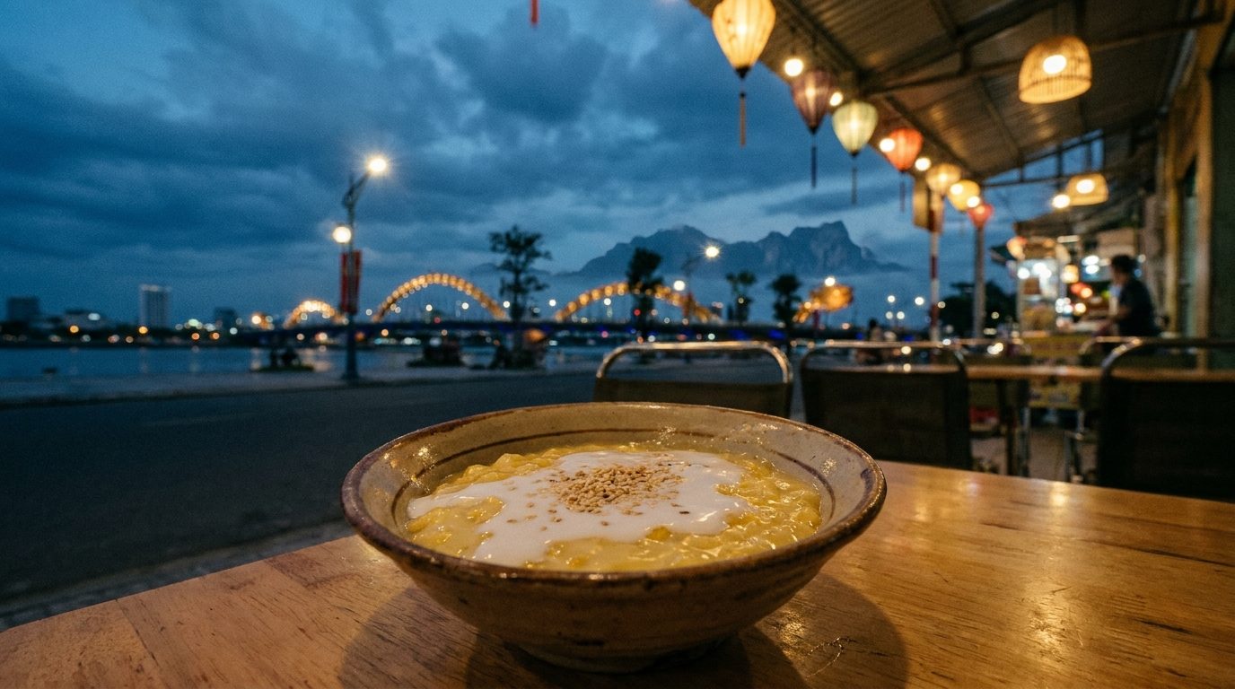 Bowl of Che Bap Vietnamese sweet corn coconut pudding dessert evening street stall