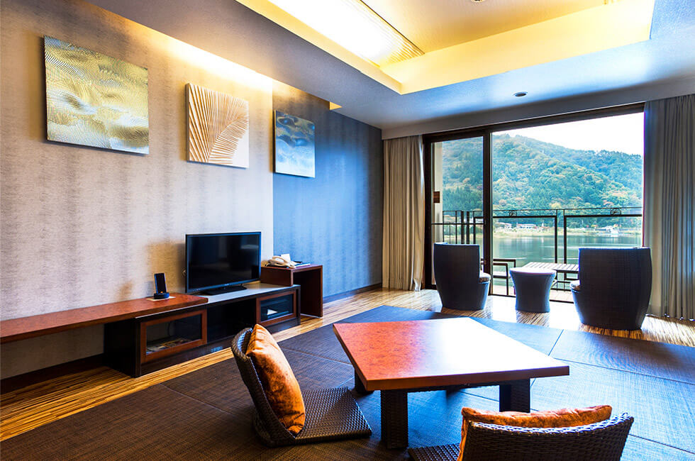 中央館附露台的客房|風之露台KUKUNA酒店(Kaze no Terrace Kukuna Hotel)富士山 河口湖 富士山酒店 富士山飯店 富士山住宿 河口湖酒店 河口湖飯店 河口湖住宿 溫泉酒店 溫泉飯店 溫泉旅館 一泊二食 私人風呂
