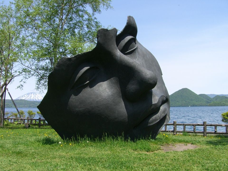 洞爺湖 溫泉 洞爺湖雕刻品公園(Toyakoguruttochokoku Park) 雕刻品 藝術品 北海道溫泉 洞爺湖溫泉旅館 mapcode 地址