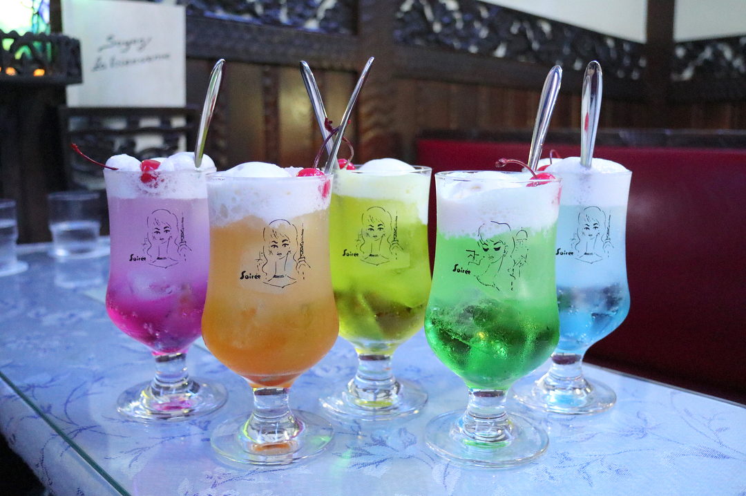 京都喫茶ソワレ（Soirée）美人繪巨匠東郷青兒