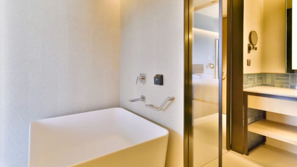 2024台北十大新酒店 - Four Points by Sheraton Taipei Bali 客房浴室