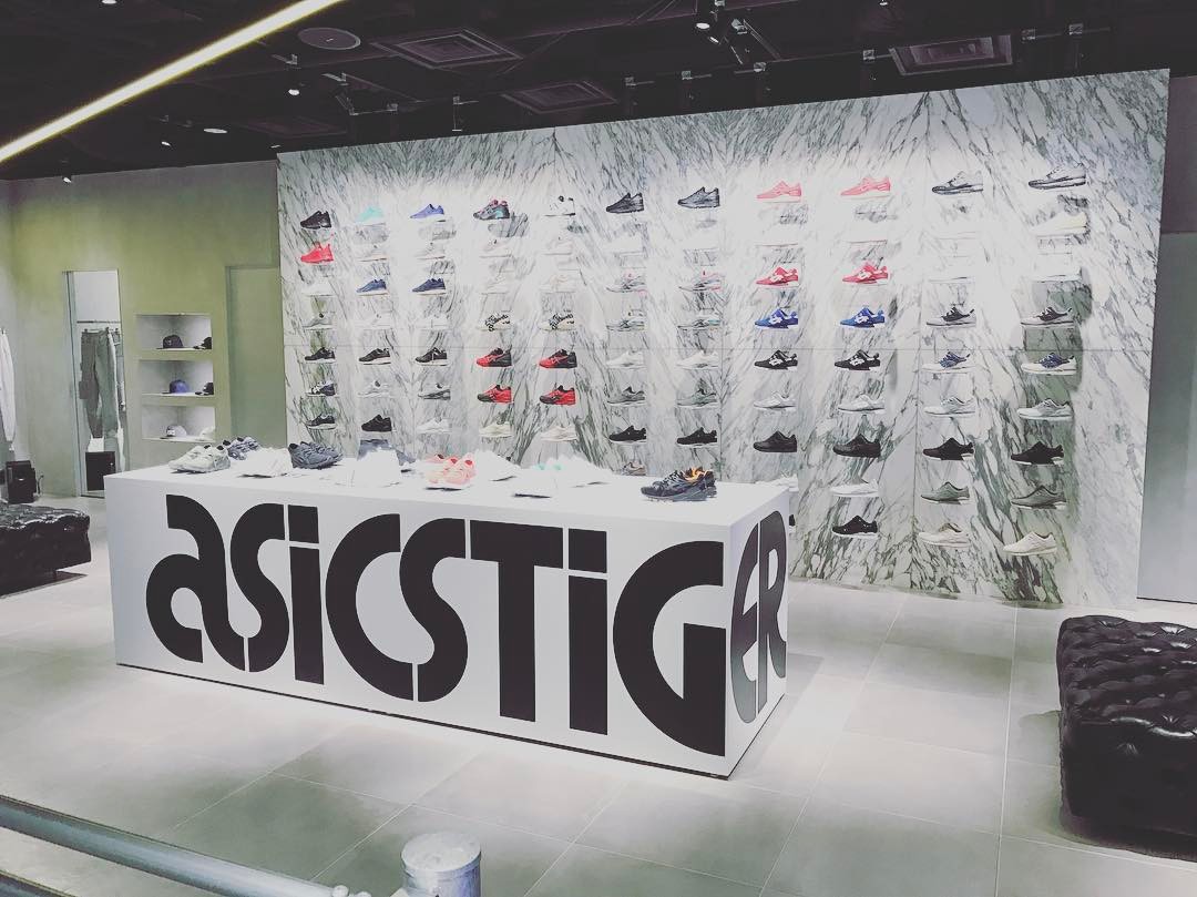 大阪 ASICSTIGER 大阪心齋橋店