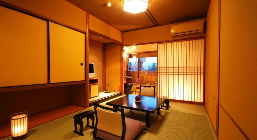 京都溫泉旅館 嵐山溫泉旅館 嵐山溫泉彩四季之宿花筏日式旅館 (Arashiyama Onsen Saishiki no Yado Hanaikada)