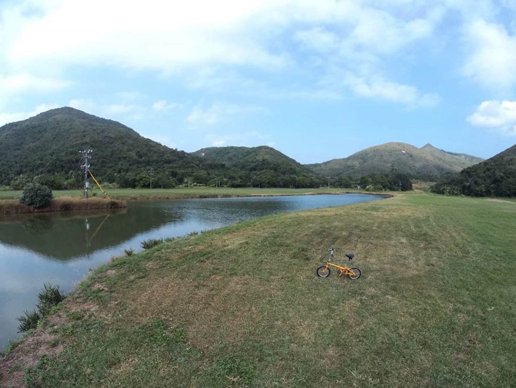 機場維修區 南生圍 深涌 香港好去處 野餐 草地 香港野餐 野餐好去處 香港野餐地點 香港草地 公園好去處 野餐地點 香港大草地 放風箏 放狗