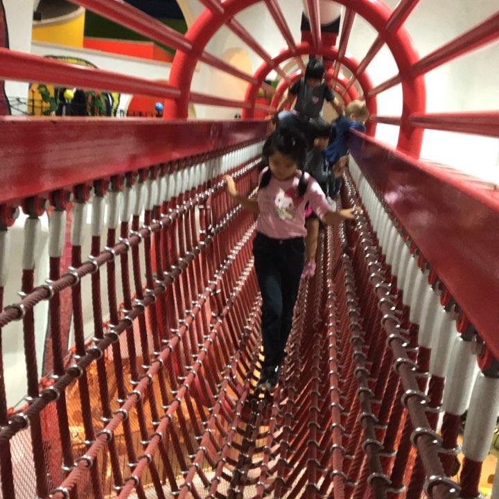 KIDS PLAZA OSAKA 滑梯 迷宮 攀爬架 繩網