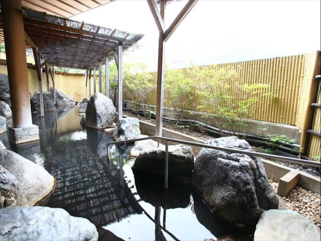 那須日歸溫泉 那須溫泉旅館 那須溫泉 新八汐酒店​的露天溫泉