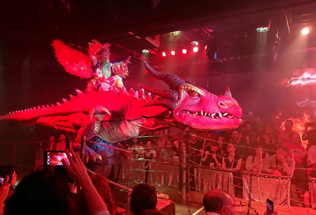 東京必去！新宿必去景點懶人包 機器人餐廳(Robot Restaurant ロボットレストラン)