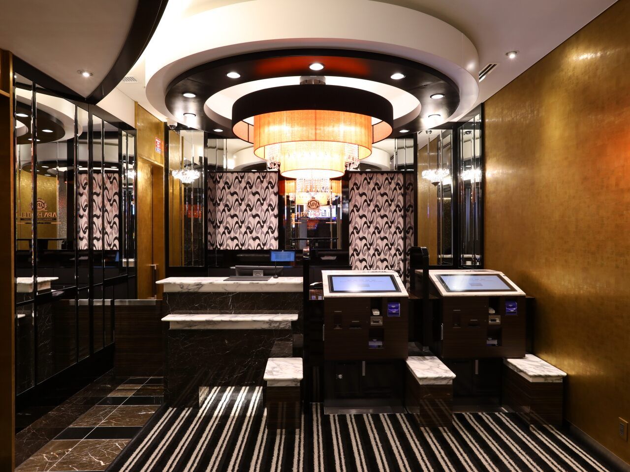 東京住宿 東京酒店 新宿歌舞伎町中央區APA酒店(APA Hotel Shinjuku Kabukicho Chuo) 大堂 自助登記
