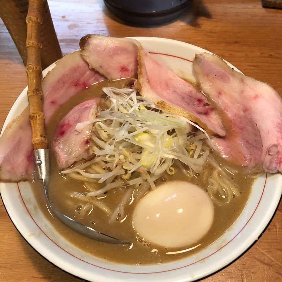 赤、白、辣味噌！大阪必食味噌拉麵三選！麺と人