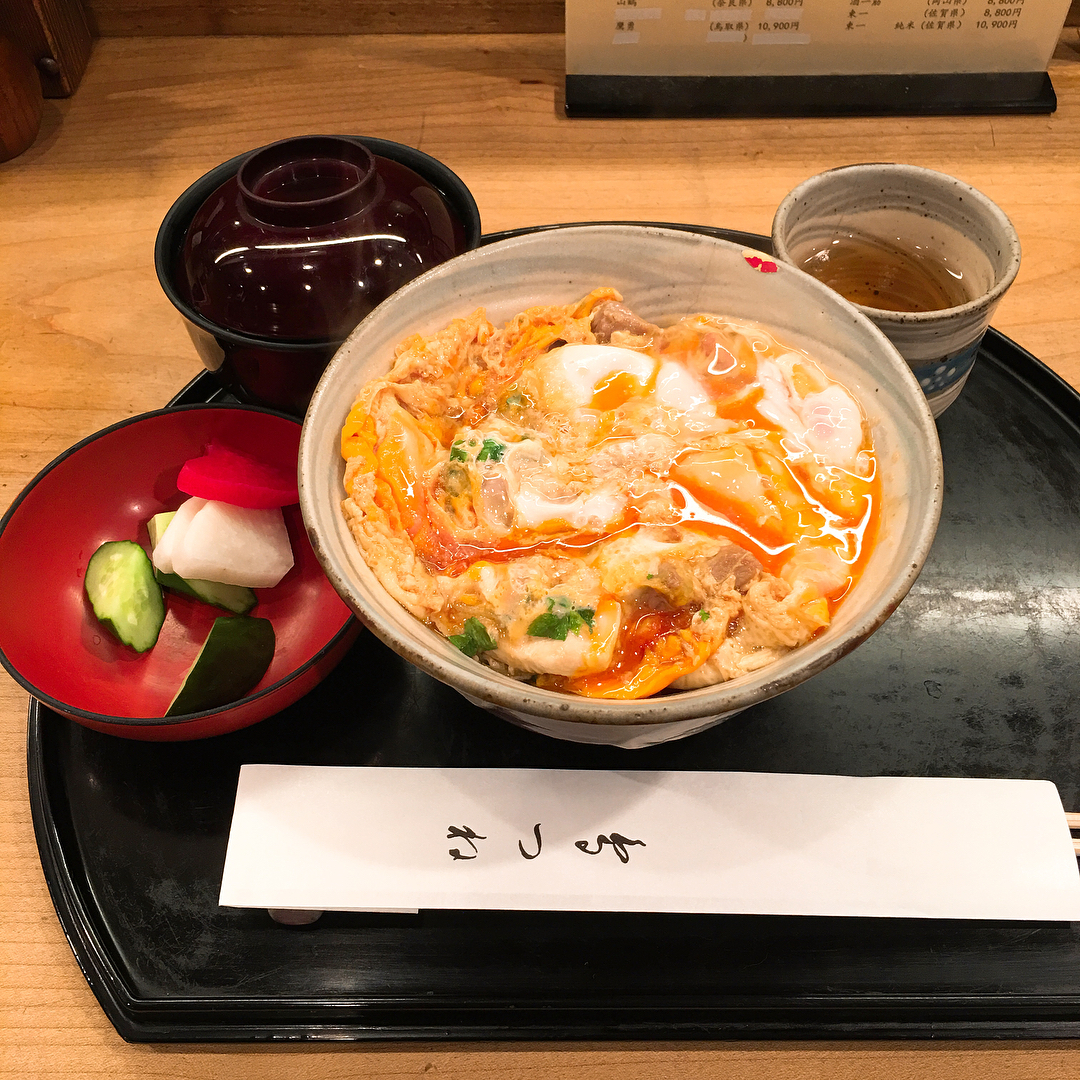東京鳥つね自然洞親子丼