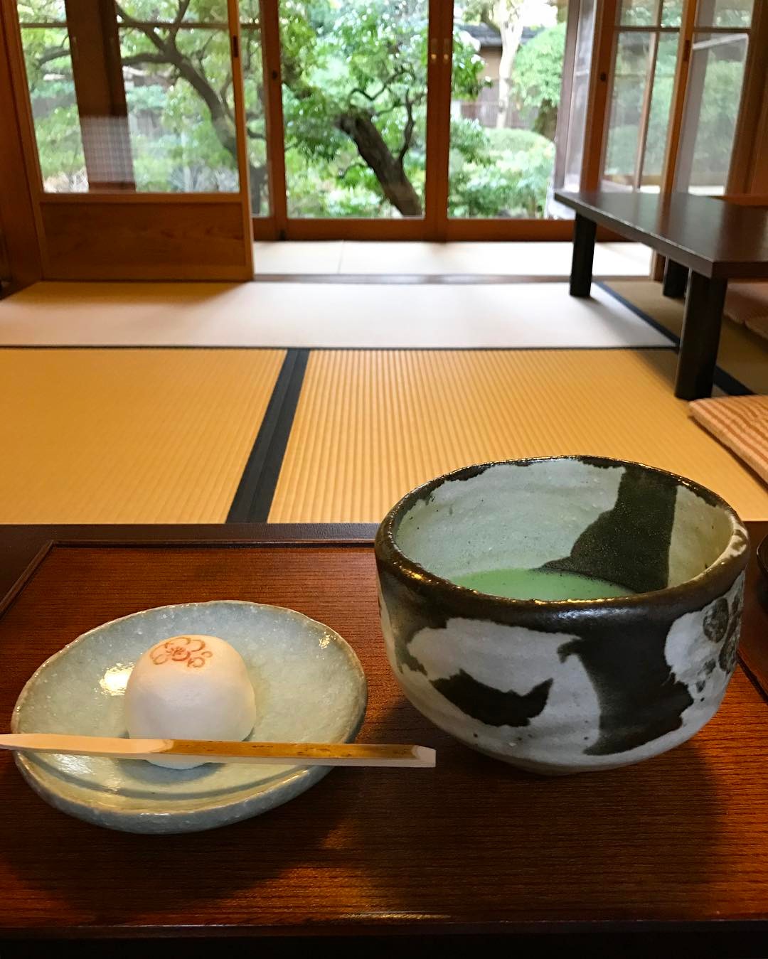 お抹茶セット(1,100円)|京都抹茶甜品 日式庭園茶屋:茶寮 宝泉 食べログ百大名店之首 和菓子