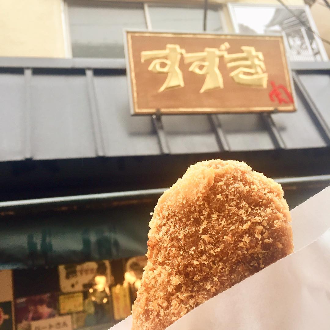 東京下町風情！「谷中銀座商店街」貓奴朝聖地！肉のすずき
