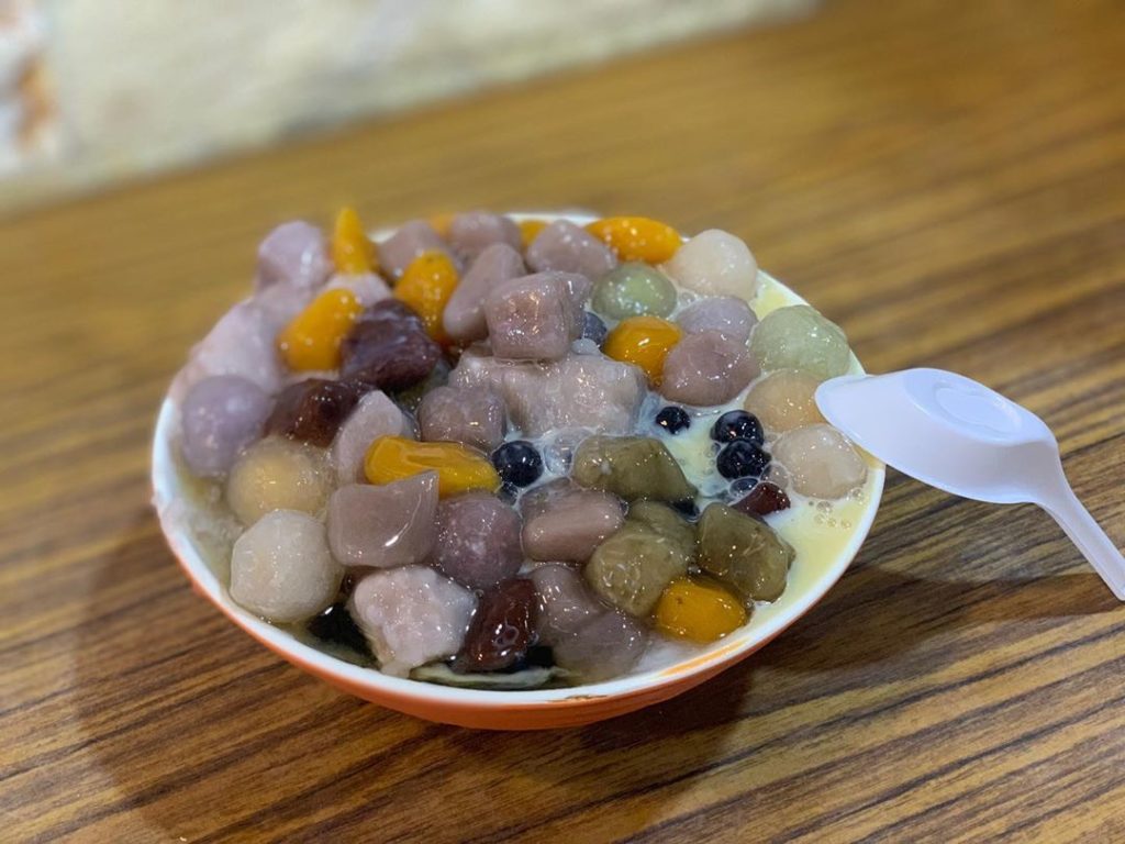 大樹下串燒臭豆腐 伸懶腰LazyDog 深坑景點 深坑美食 深坑臭豆腐 深坑老街 深坑老街美食 深坑miss YUAN YANG 覓食鴛鴦 王水成臭豆腐 阿珠芋圓