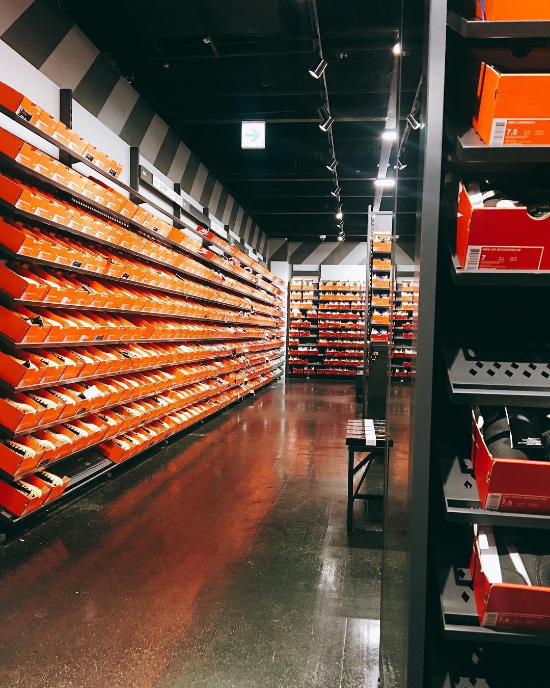 大阪OUTLET 三井 OUTLET PARK 大阪鶴見 大阪 nike