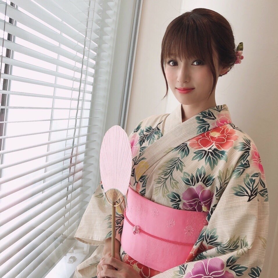 最想交往女藝人 ORICON 
恋人にしたい女性有名人ランキング
廣瀨鈴 田中美奈實 深田恭子 白石麻衣 濱邊美波 本田翼 有村架純 吉岡里帆 綾瀨遙 新垣結衣