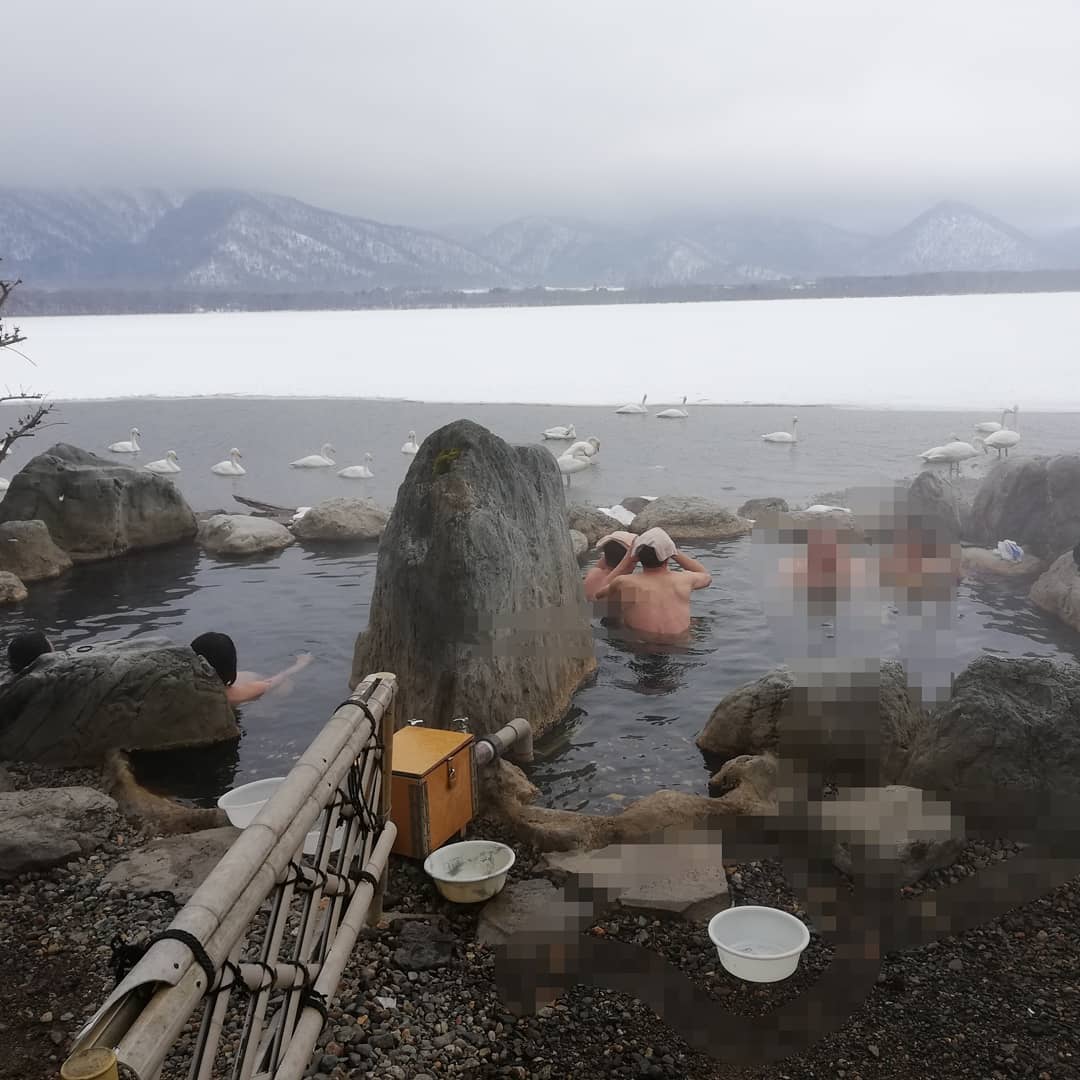 屈斜路湖露天風呂「古丹溫泉（コタンの湯）」｜北海道 Hokkaido 北海道自由行 北海道行程 北海道景點 北海道道東景點 北海道道東行程 道東三湖 阿寒湖 Lake Akan 摩周湖 Lake Mashu 屈斜路湖 Lake Kussharo