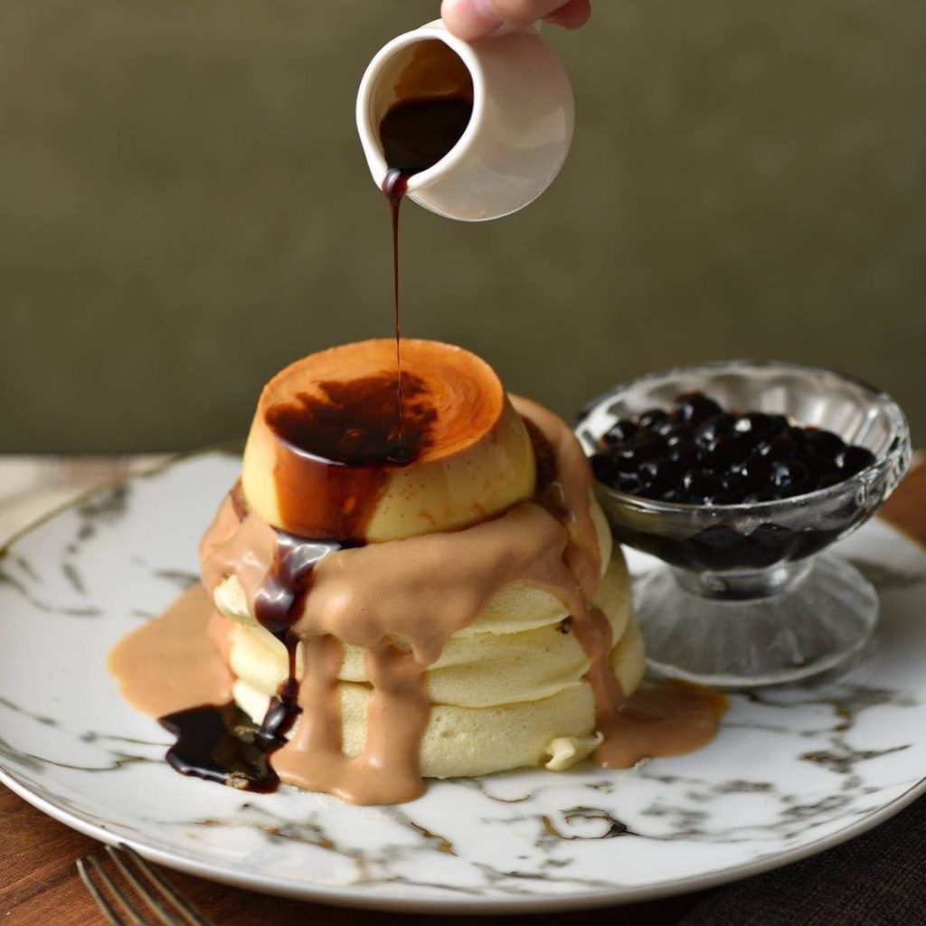 入口鬆餅 台中下午茶 台中甜點 台中舒芙蕾 台中鬆餅 厚Pancake 樂丘廚房 梳乎厘班戟 舒芙蕾鬆餅 home home Kichi ONE PUNCH 一拳咖啡PANCAKE