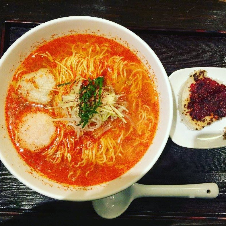 東京必食！新宿美食地圖(拉麵篇) 麵屋 海神 - 原味拉麵＋烤飯糰