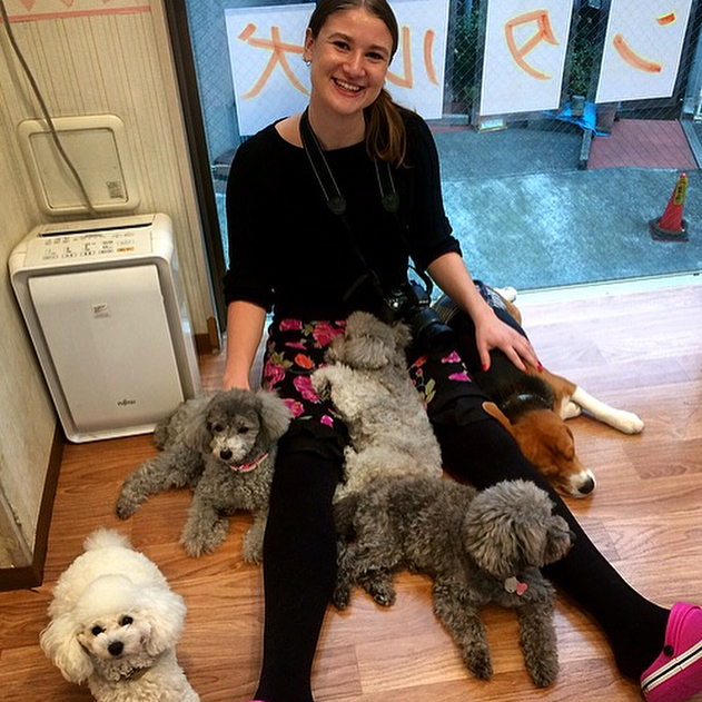 讓毛小孩治癒你吧！萌到犯規！東京動物 Café 八選！(後篇)　DOG HEART