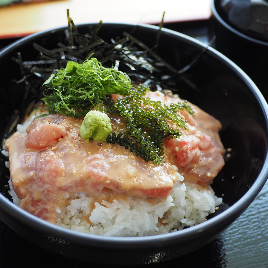 吞拿魚丼