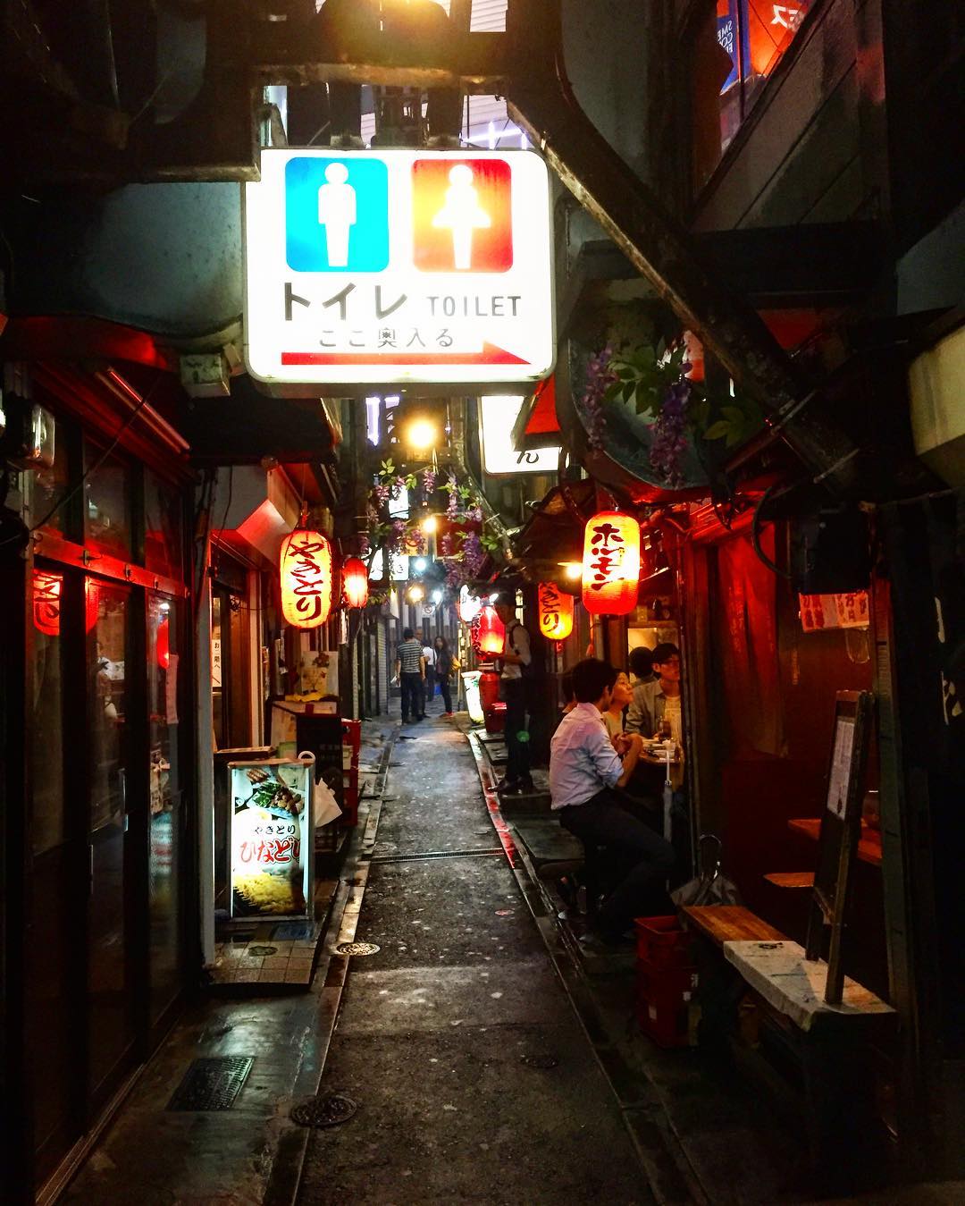 新宿思出橫丁(思い出橫丁)東京美食 東京必食 東京居酒屋 東京串燒 新宿美食 新宿必食 新宿居酒屋 新宿串燒 JR新宿駅 小田急線 新宿駅 京王線 新宿駅 西武新宿線 西武新宿駅 東京メトロ丸の内線 新宿駅 都営大江戸線 新宿西口駅