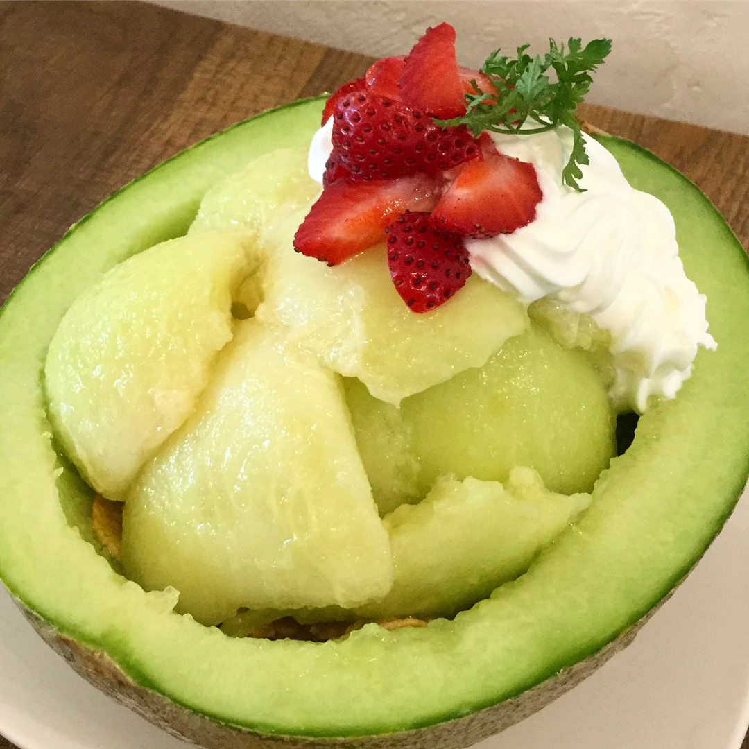 成串提子、兩個白桃！大滿足鮮果芭菲@大阪Patisserie cafe ひかり