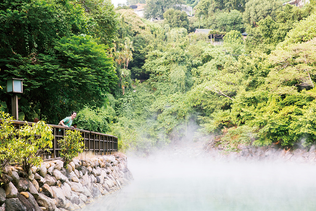 台北溫泉一日遊自由行必去陽明山溫泉在陽明山國家公園裡每個溫泉區域泉質、水溫、功效都不同，各有特色