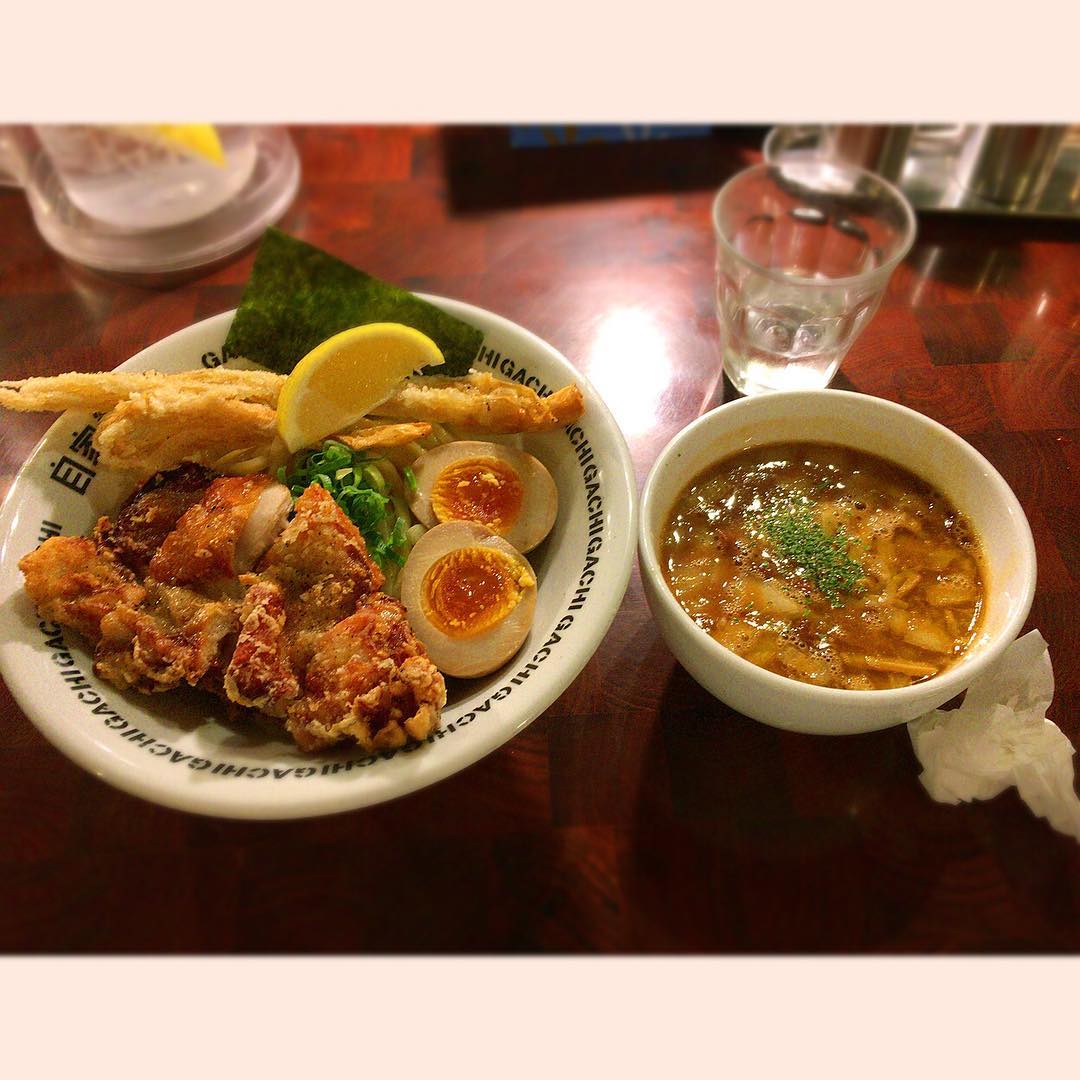 東京必食！新宿美食地圖(拉麵篇)二丁目つけめん GACHI - 升級版炸雞沾麵