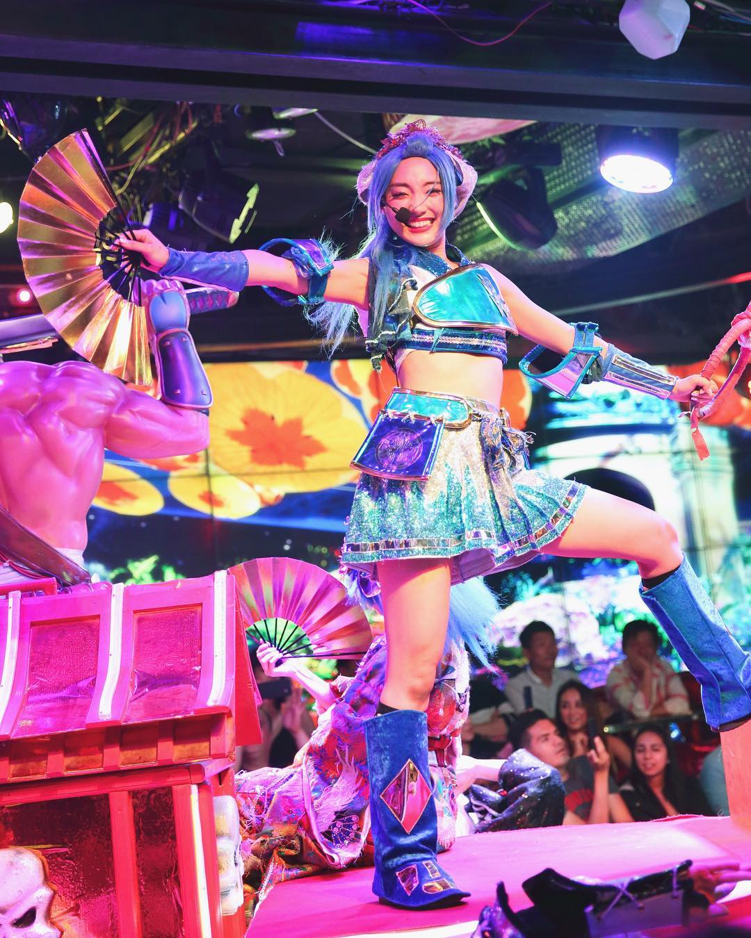 東京必去！新宿必去景點懶人包 機器人餐廳(Robot Restaurant ロボットレストラン)