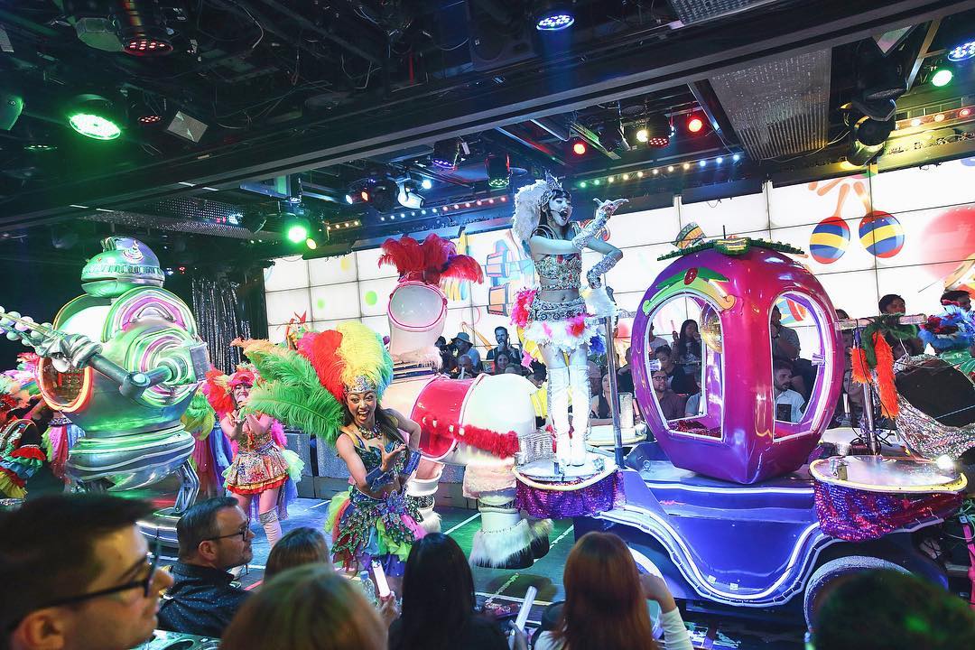 東京必去！新宿必去景點懶人包 機器人餐廳(Robot Restaurant ロボットレストラン)