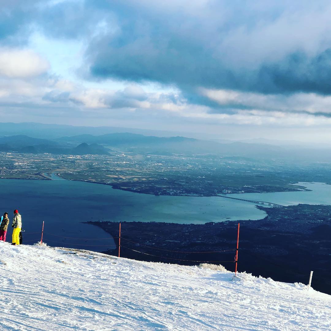 親子滑雪遊！大阪近郊兩大熱點 - 琵琶湖、六甲山