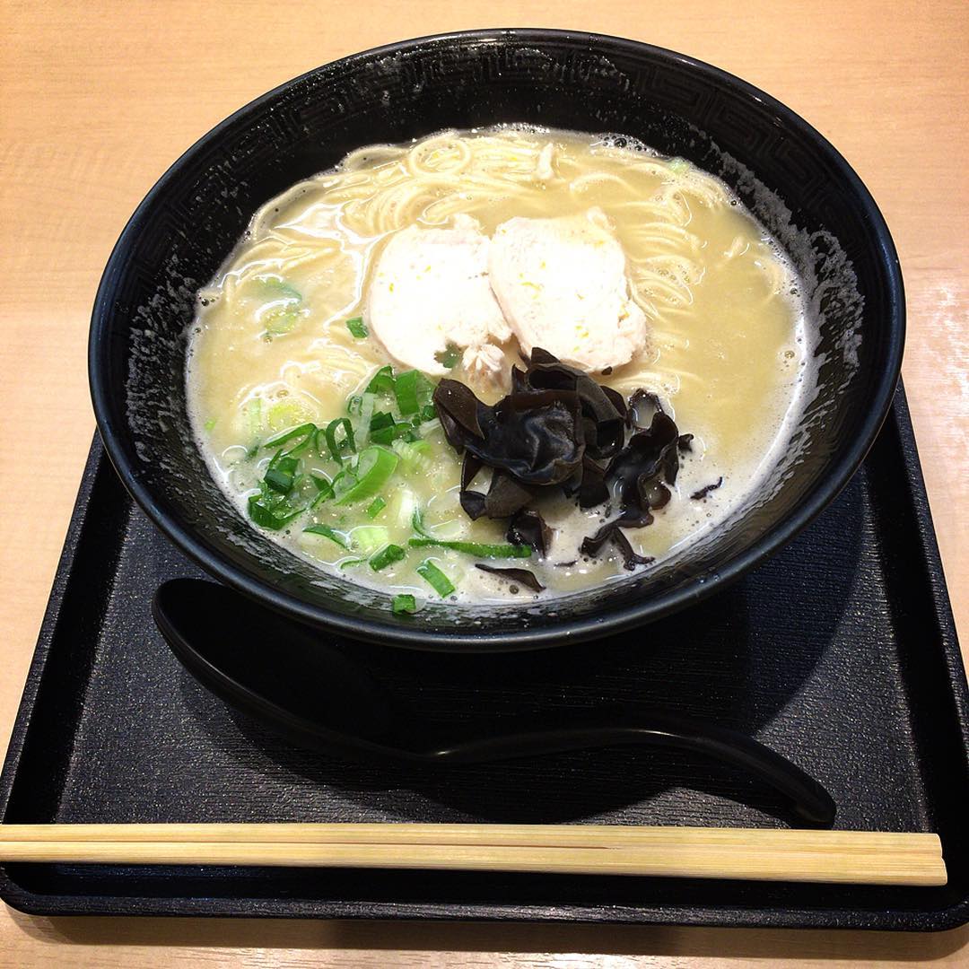 估佢唔到！菠蘿？年糕？檸檬？東京奇特拉麵三選！鶏そば 壽 檸檬雞白湯拉麵