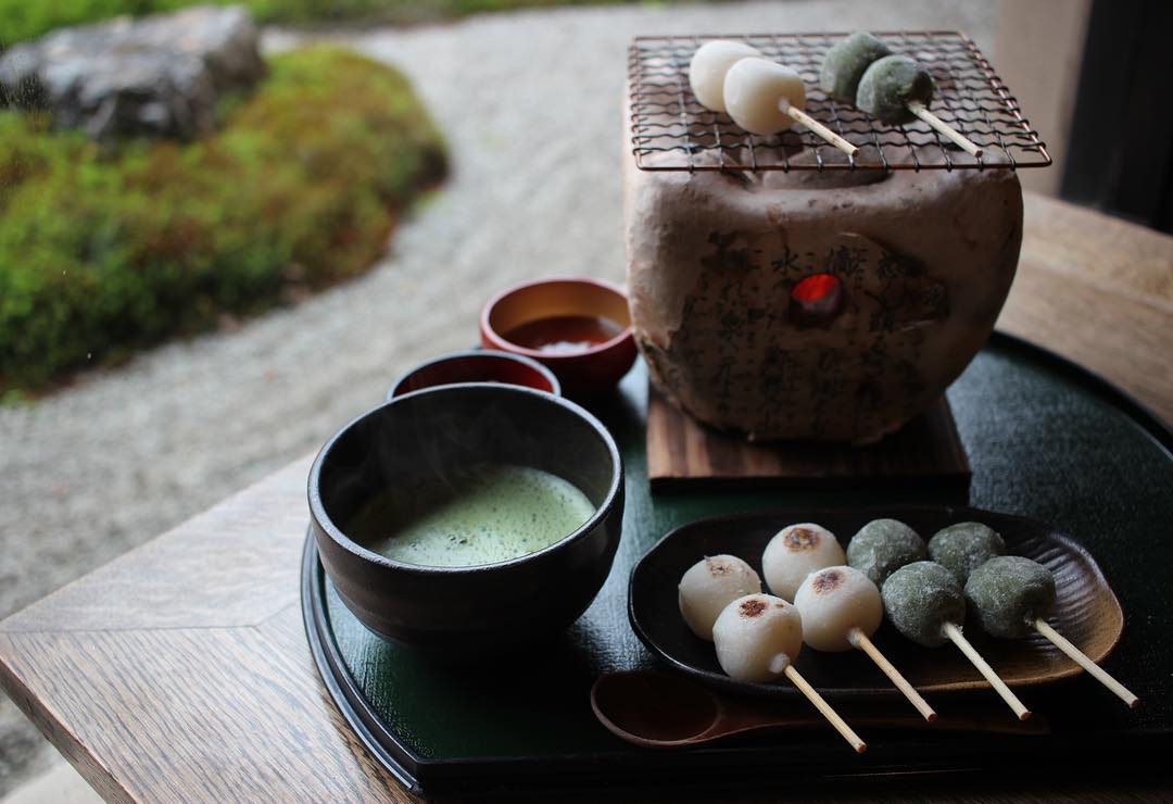 嵐山必食甜品篇：eX cafe (イクスカフェ) 嵐山本店 七輪炭烤糰子