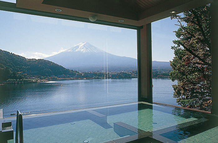 大空の湯「月」:室內展望大浴場|風之露台KUKUNA酒店(Kaze no Terrace Kukuna Hotel)富士山 河口湖 富士山酒店 富士山飯店 富士山住宿 河口湖酒店 河口湖飯店 河口湖住宿 溫泉酒店 溫泉飯店 溫泉旅館 一泊二食 私人風呂