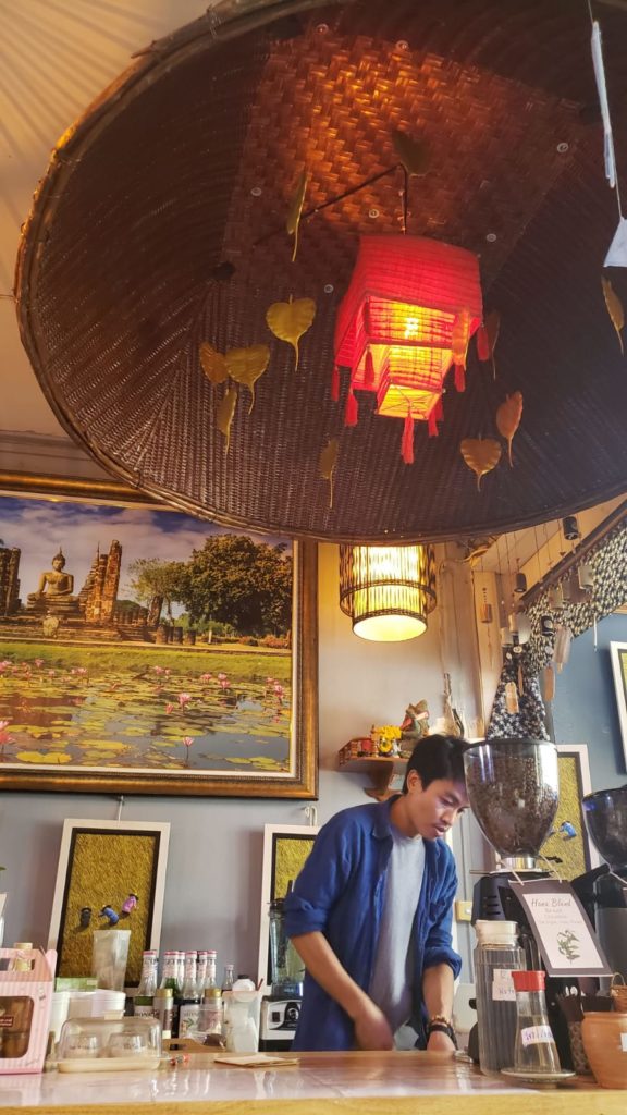 Thammada Cafe 照相咖啡室素可泰歷史公園對面的特色小咖啡室 世界文化遺產 素可泰古城 sukothai 素可泰必去 素可泰景點 素可泰行程 素可泰一天遊 素可泰歷史遺跡公園(Sukhothai Historical Park)