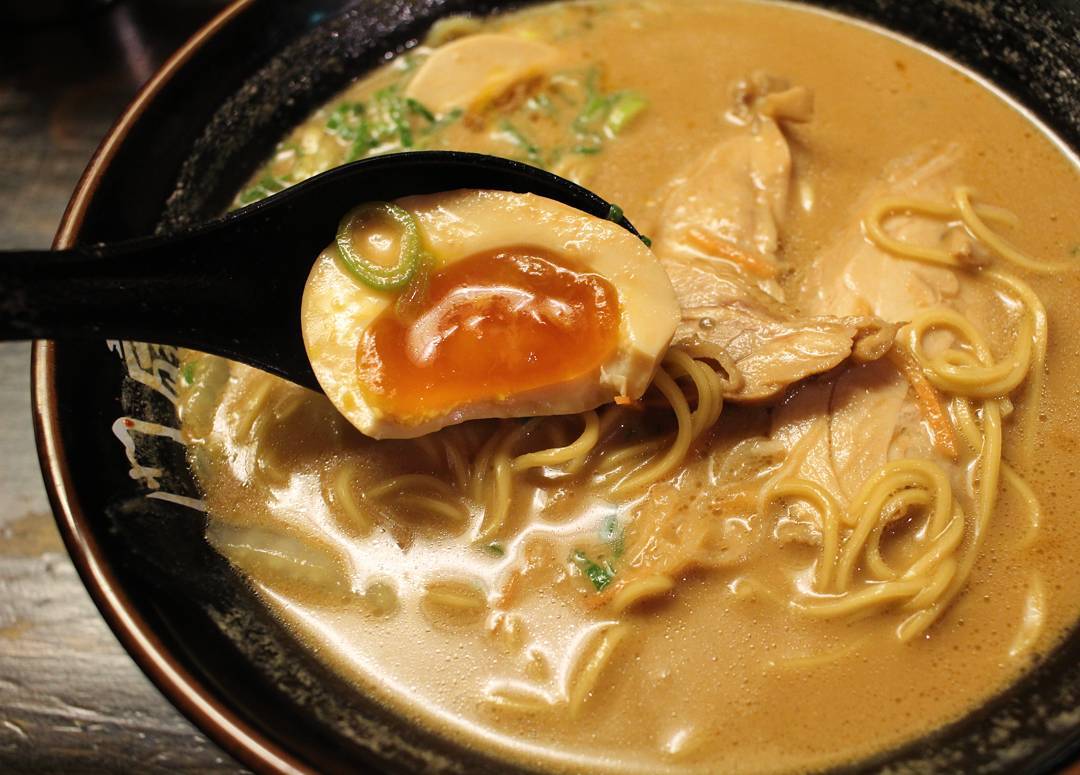 食べログ 3.5分以上！京都河原町拉麵三選！ 鶏がららーめん 門扇