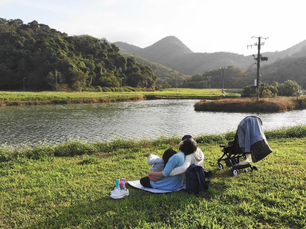 機場維修區 南生圍 深涌 香港好去處 野餐 草地 香港野餐 野餐好去處 香港野餐地點 香港草地 公園好去處 野餐地點 香港大草地 放風箏 放狗