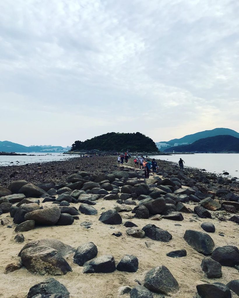 橋咀島 連島沙洲 橋咀島潮退 橋咀島船 橋咀島潮退時間 西貢橋咀島 橋咀島交通 橋咀島地質公園 西貢碼頭橋咀島 橋咀島沙灘 橋咀島行山 橋咀島潮汐 半月灣 橋咀島泳灘 黑山頂