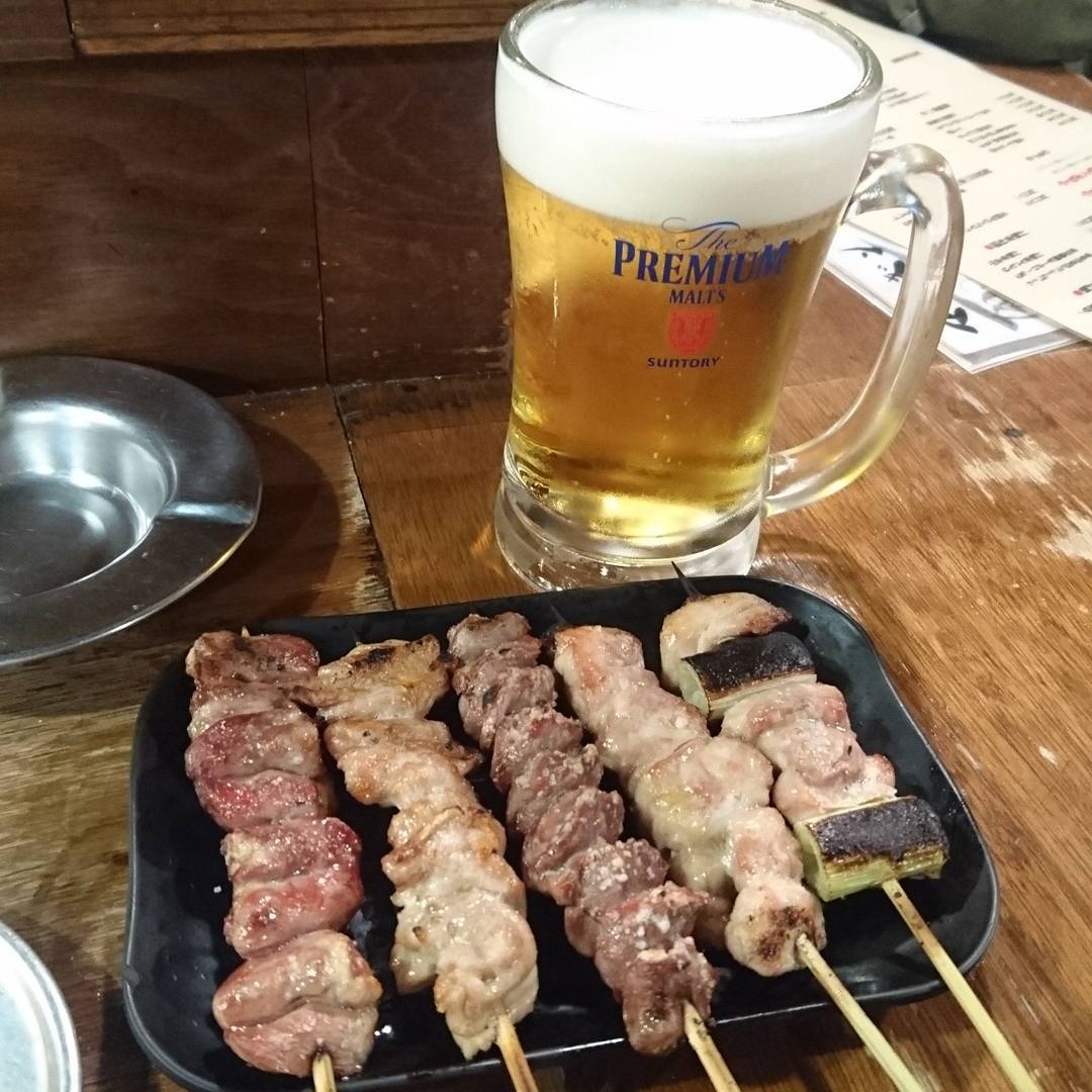 尋找天橋底的風味！東京有樂町美食攻略！【串燒篇】立呑み マルギン(立食MARUGIN)