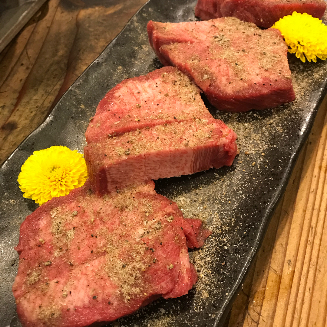 近江牛！黑毛和牛！大阪高CP值燒肉三選！ 万両