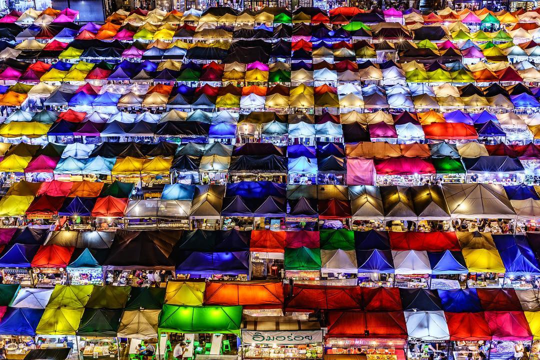 越夜越熱鬧!曼谷必逛十大夜市!(前篇) Ratchada Train Night Market (拉差達火車夜市)