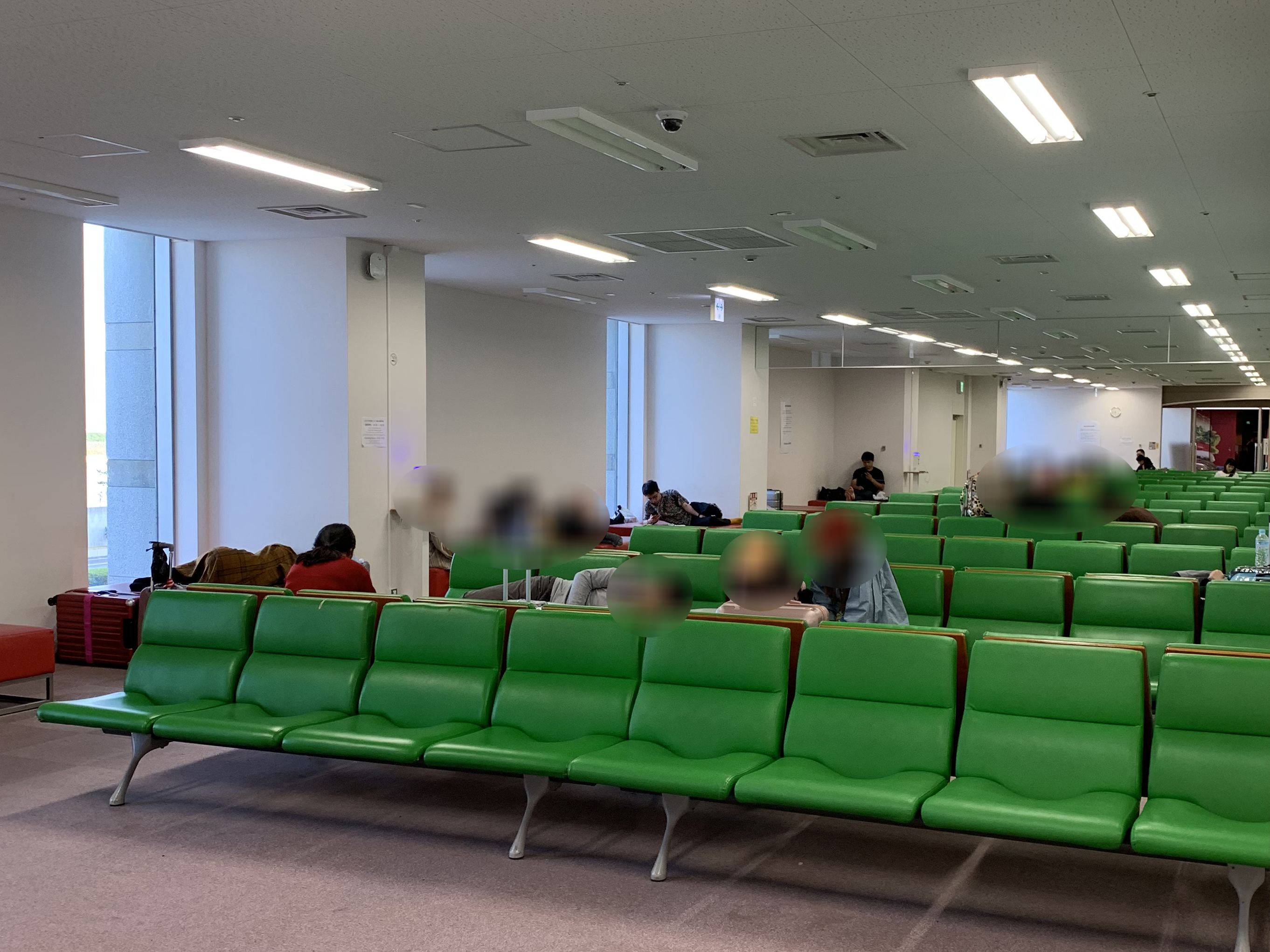 大阪關西機場過夜:免費休息區(Aeroplaza休息室)