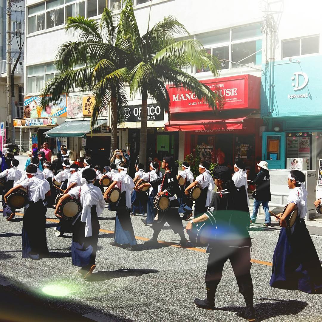 琉球王朝畫卷行列 國際通 沖繩 沖繩國際通 国際通り こくさいどおり 那霸 屋台村 沖繩國際通2019 國際通藥妝 國際通平價美食 國際通停車 國際通地圖2019 國際通百貨 國際通2019 國際通超市 國際通mapcode
