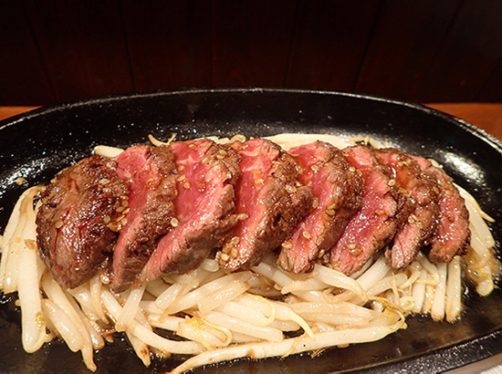 「熟成牛　夢は正夢」夢正牛牛扒(1,000円)
